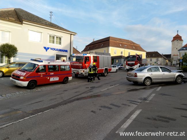 Foto 2, 01.06.2019, Technischer Einsatz - Fahrzeugbergung nach Verkehrsunfall