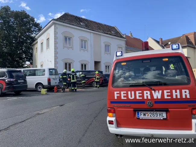 Foto 1, 22.09.2022, Schadstoffeinsatz - Betriebsmittelaustritt aus PKW