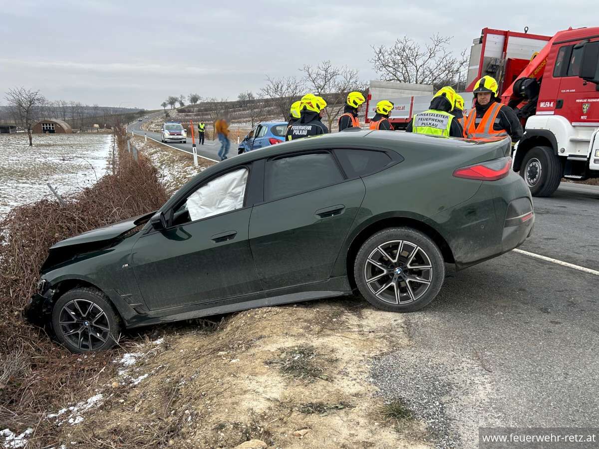 Foto 1, 13.01.2024, Technischer Einsatz - Fahrzeugbergung mit WLFA-K Foto 1, 13.01.2024, Technischer Einsatz - Fahrzeugbergung mit WLFA-K