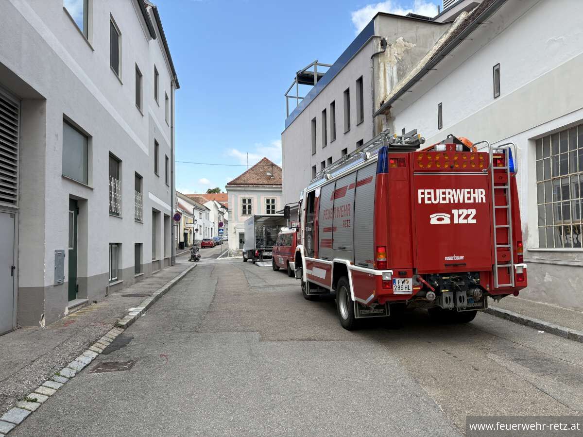 Foto 1, 23.07.2026, Technischer Einsatz - Person in Aufzug