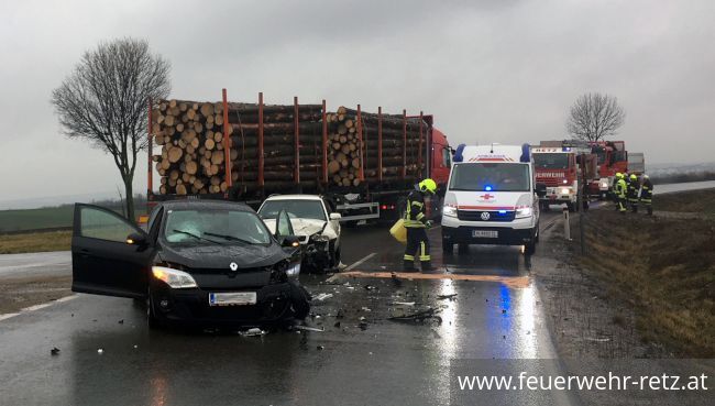 Foto 1, 11.01.2018, Technischer Einsatz - Verkehrsunfall mit 2 PKW Foto 1, 11.01.2018, Technischer Einsatz - Verkehrsunfall mit 2 PKW