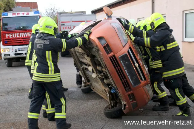 Foto 6, 07.11.2022, Übung - Technische Hilfeleistung nach Verkehrsunfall Foto 6, 07.11.2022, Übung - Technische Hilfeleistung nach Verkehrsunfall