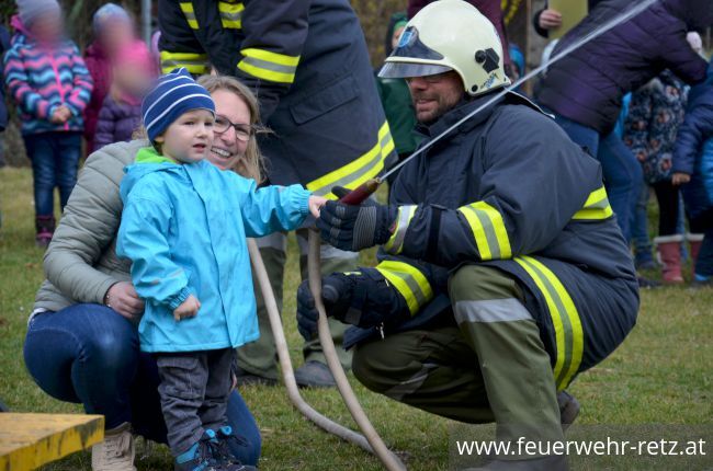Foto 14, 19.03.2019, Küchenbrand mit einer vermissten Person - Übung im Kindergarten Retz