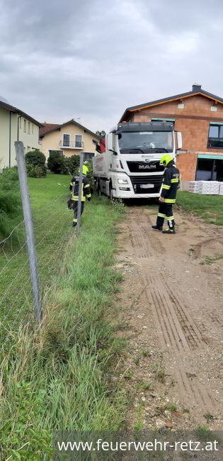 Foto 1, 31.08.2021, Technischer Einsatz - LKW-Bergung Foto 1, 31.08.2021, Technischer Einsatz - LKW-Bergung
