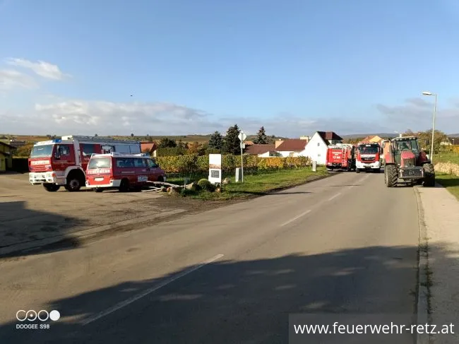Foto 1, 20.10.2022, Technischer Einsatz - LKW-Bergung in Obernalb