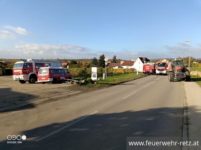 Foto 1, 20.10.2022, Technischer Einsatz - LKW-Bergung in Obernalb