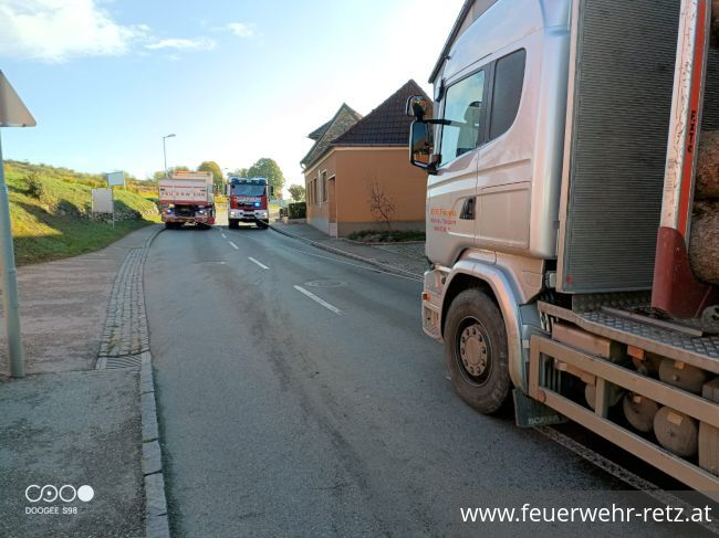 Foto 3, 20.10.2022, Technischer Einsatz - LKW-Bergung in Obernalb