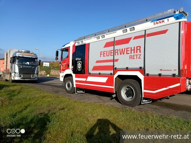 Foto 7, 20.10.2022, Technischer Einsatz - LKW-Bergung in Obernalb