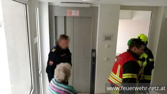 Foto 2, 26.01.2019, Technischer Einsatz - Person in Aufzug vermutet