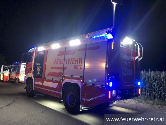 Foto 1, 20.07.2022, Einsatzreiche Nacht - Person in Notlage und Türöffnung