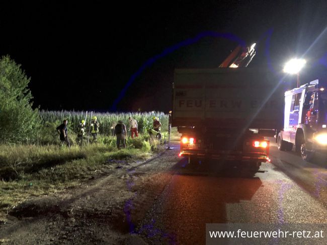 Foto 4, 20.07.2022, Einsatzreiche Nacht - Person in Notlage und Türöffnung