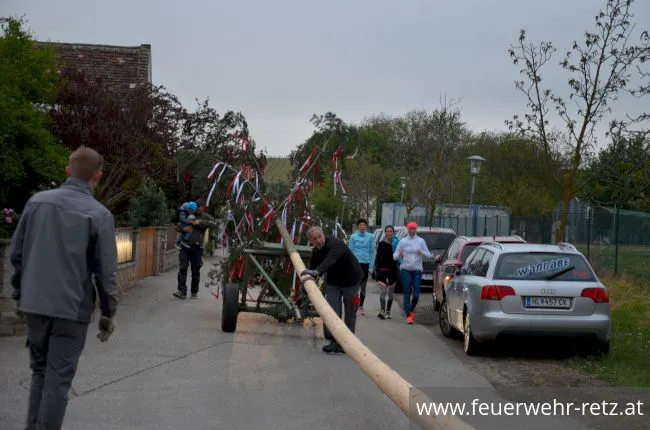 Foto 19, 09.05.2019, Maibaum aufstellen 2019 Foto 19, 09.05.2019, Maibaum aufstellen 2019