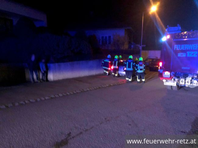Foto 2, 11.11.2022, Technischer Einsatz - PKW-Bergung Foto 2, 11.11.2022, Technischer Einsatz - PKW-Bergung