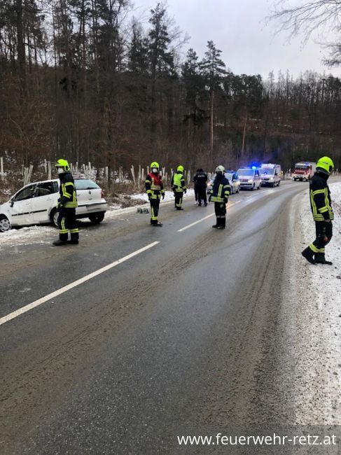 Foto 4, 25.01.2022, Technischer Einsatz - Verkehrsunfall Foto 4, 25.01.2022, Technischer Einsatz - Verkehrsunfall