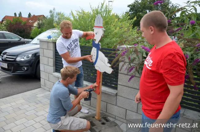 Foto 2, 05.08.2019, Storch aufstellen bei Brandmeister Markus Kiesling Foto 2, 05.08.2019, Storch aufstellen bei Brandmeister Markus Kiesling