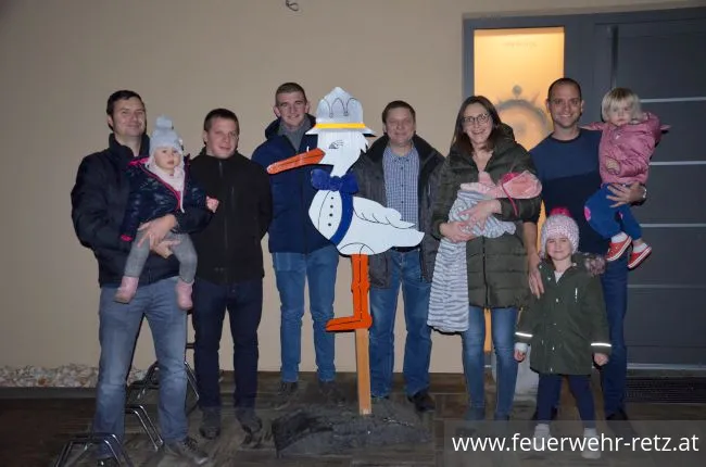 Foto 3, 17.12.2019, Storch aufstellen bei Probefeuerwehrmann Leopold Wegscheider Foto 3, 17.12.2019, Storch aufstellen bei Probefeuerwehrmann Leopold Wegscheider