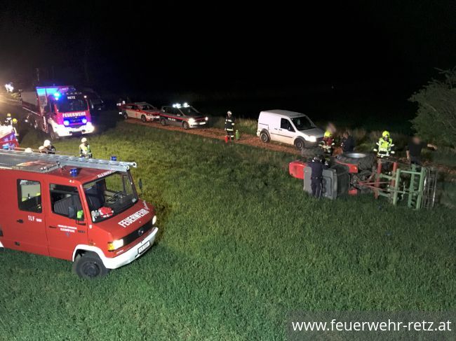 Foto 1, 26.04.2019, Technischer Einsatz - Tödlicher Verkehrsunfall im Gemeindegebiet von Kleinhöflein Foto 1, 26.04.2019, Technischer Einsatz - Tödlicher Verkehrsunfall im Gemeindegebiet von Kleinhöflein