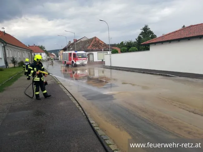 Foto 1, 05.08.2019, Unwetter über Retz - Mehrere Einsätze für die Feuerwehr Foto 1, 05.08.2019, Unwetter über Retz - Mehrere Einsätze für die Feuerwehr