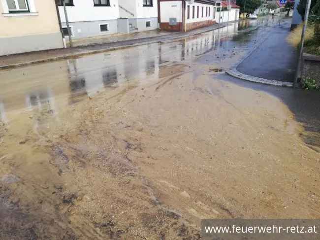 Foto 2, 05.08.2019, Unwetter über Retz - Mehrere Einsätze für die Feuerwehr Foto 2, 05.08.2019, Unwetter über Retz - Mehrere Einsätze für die Feuerwehr