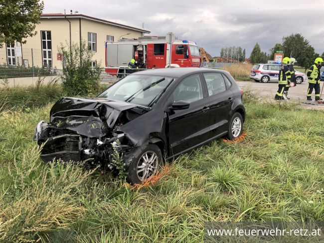 Foto 1, 02.09.2019, Technischer Einsatz - Fahrzeugbergung Foto 1, 02.09.2019, Technischer Einsatz - Fahrzeugbergung