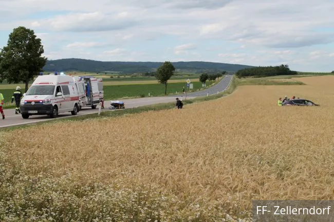 Foto 2, 01.07.2020, Technischer Einsatz - Fahrzeugbergung nach Verkehrsunfall Foto 2, 01.07.2020, Technischer Einsatz - Fahrzeugbergung nach Verkehrsunfall