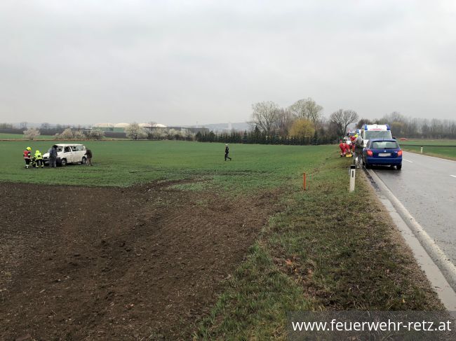 Foto 1, 31.03.2022, Technischer Einsatz - PKW-Bergung nach Verkehrsunfall