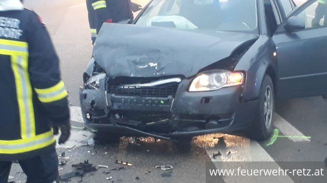 Foto 1, 28.01.2020, Technischer Einsatz - Fahrzeugbergung nach Verkehrsunfall Foto 1, 28.01.2020, Technischer Einsatz - Fahrzeugbergung nach Verkehrsunfall