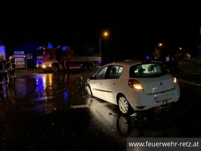 Foto 1, 11.09.2022, Technischer Einsatz - Fahrzeugbergung Foto 1, 11.09.2022, Technischer Einsatz - Fahrzeugbergung