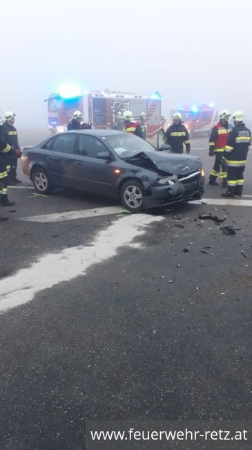 Foto 2, 28.01.2020, Technischer Einsatz - Fahrzeugbergung nach Verkehrsunfall Foto 2, 28.01.2020, Technischer Einsatz - Fahrzeugbergung nach Verkehrsunfall