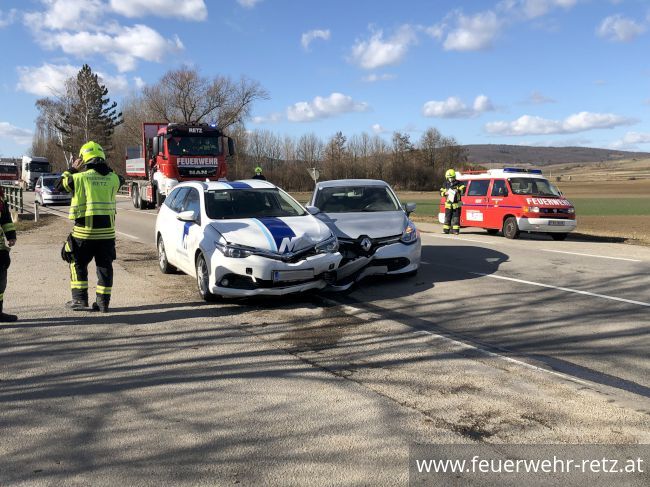 Foto 2, 23.02.2022, Technischer Einsatz - PKW-Bergung nach Verkehrsunfall