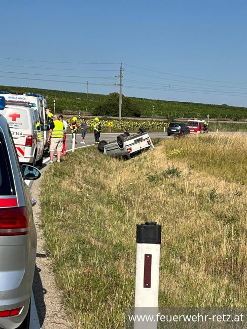 Foto 2, 08.08.2022, Technischer Einsatz - Fahrzeugbergung nach Verkehrsunfall