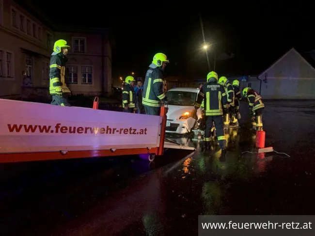 Foto 3, 11.09.2022, Technischer Einsatz - Fahrzeugbergung Foto 3, 11.09.2022, Technischer Einsatz - Fahrzeugbergung