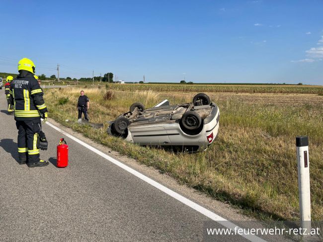 Foto 4, 08.08.2022, Technischer Einsatz - Fahrzeugbergung nach Verkehrsunfall