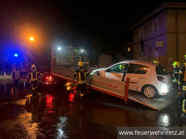 Foto 4, 11.09.2022, Technischer Einsatz - Fahrzeugbergung Foto 4, 11.09.2022, Technischer Einsatz - Fahrzeugbergung