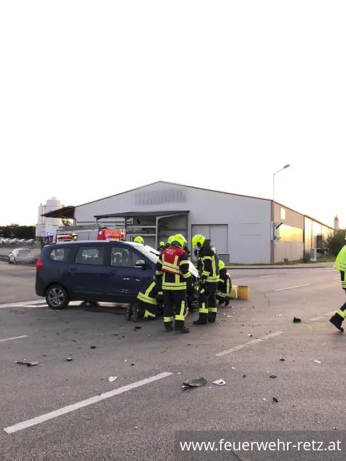 Foto 1, 03.09.2019, Technischer Einsatz - Erneuter Zusammenstoß im Retzer Stadtgebiet
