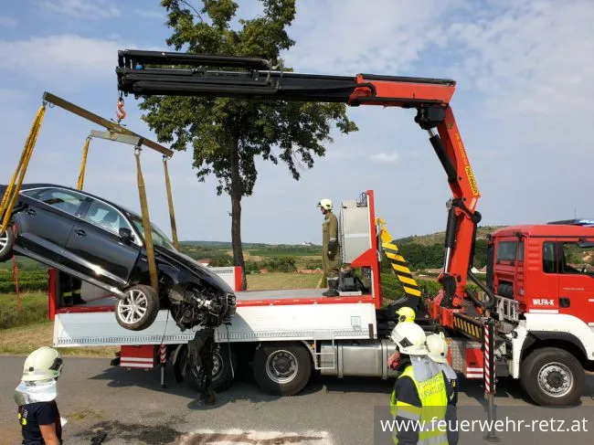 Foto 5, 25.08.2019, Technischer Einsatz - Fahrzeugbergung Foto 5, 25.08.2019, Technischer Einsatz - Fahrzeugbergung
