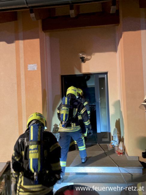 Foto 1, 31.03.2021, Wohnhausbrand in Retz - Alarmanlage verhindert Großbrand