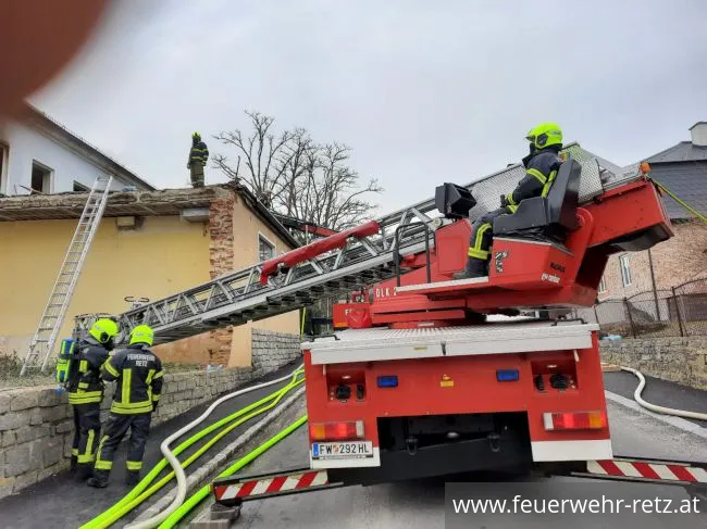 Foto 4, 05.02.2021, Brandeinsatz - Unterstützung mit Drehleiter Foto 4, 05.02.2021, Brandeinsatz - Unterstützung mit Drehleiter