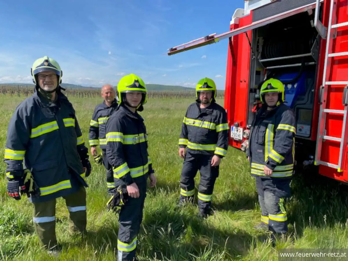 Foto 7, 02.05.2024, Zwei Vegetationsbrände während des FF-Heurigenwochenende Foto 7, 02.05.2024, Zwei Vegetationsbrände während des FF-Heurigenwochenende