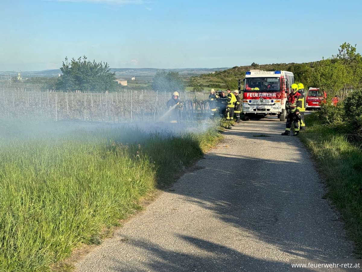 Foto 9, 02.05.2024, Zwei Vegetationsbrände während des FF-Heurigenwochenende