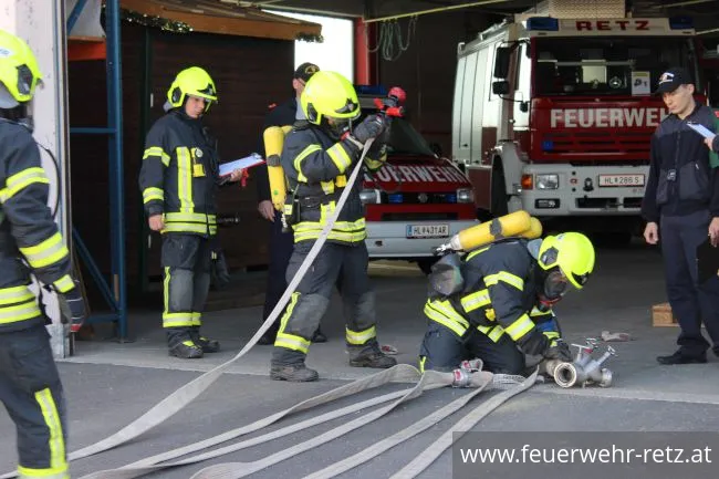 Foto 7, 16.04.2018, Ausbildungsprüfung Atemschutz - Gratulation an die FF-Kameraden Foto 7, 16.04.2018, Ausbildungsprüfung Atemschutz - Gratulation an die FF-Kameraden