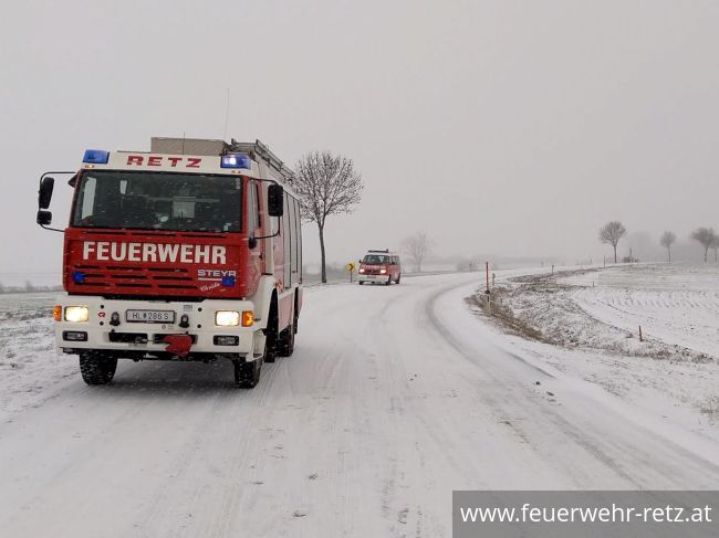 Foto 1, 15.12.2018, Technischer Einsatz - Fahrzeugbergung