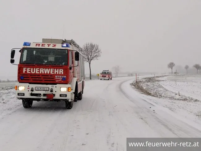 Foto 1, 15.12.2018, Technischer Einsatz - Fahrzeugbergung
