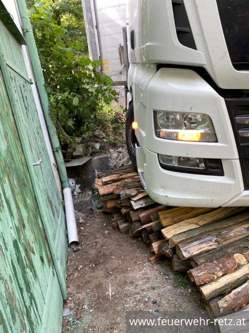 Foto 9, 10.08.2020, Technischer Einsatz - Bergung eines LKW