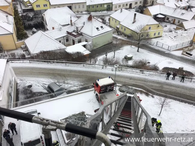 Foto 3, 15.01.2018, Technischer Einsatz - Personenrettung mit Drehleiter Foto 3, 15.01.2018, Technischer Einsatz - Personenrettung mit Drehleiter