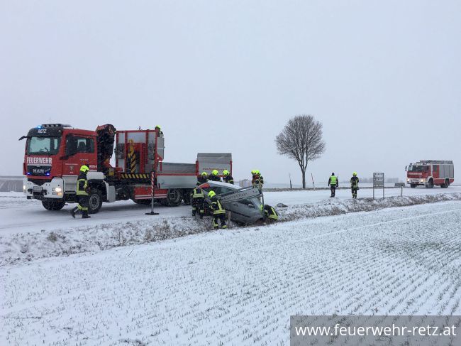 Foto 4, 15.12.2018, Technischer Einsatz - Fahrzeugbergung