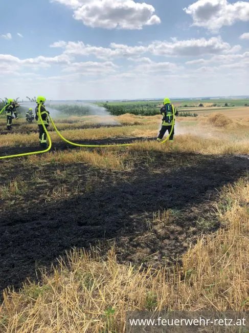 Foto 5, 25.07.2021, Brandeinsatz - Flurbrand auf Weizenfeld Foto 5, 25.07.2021, Brandeinsatz - Flurbrand auf Weizenfeld