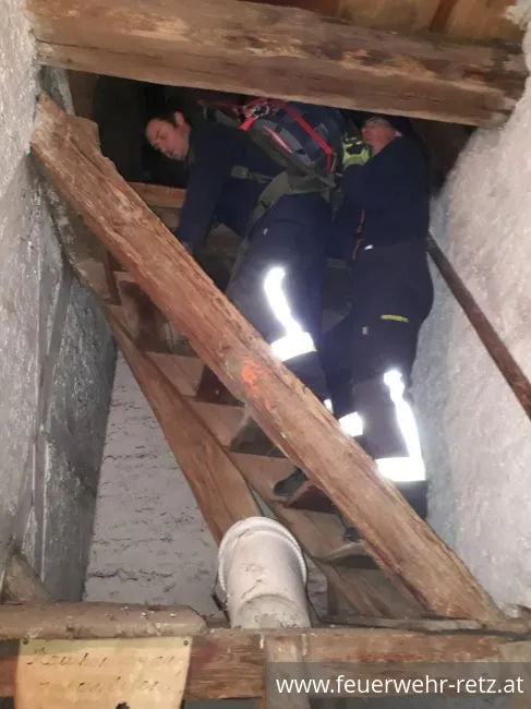 Foto 7, 20.12.2018, Neue Sirene am Rathausturm von Retz