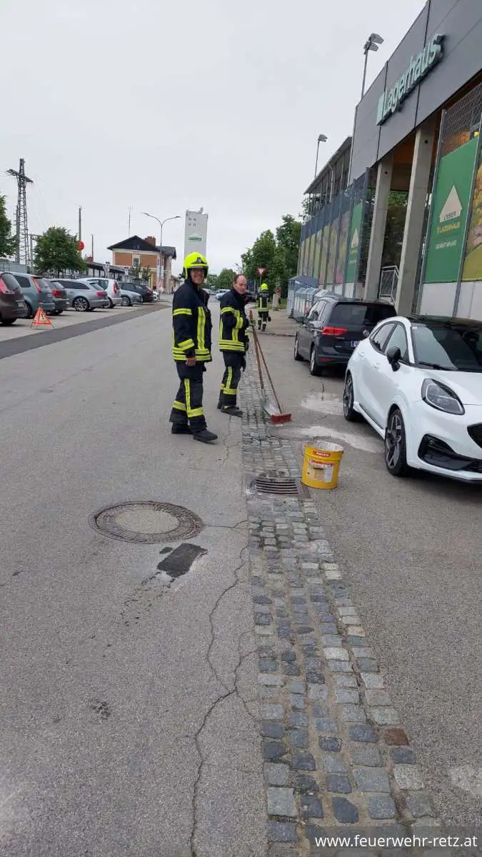 Foto 6, 21.05.2024, Schadstoffeinsatz - Betriebsmittelaustritt aus PKW