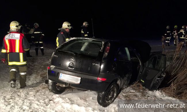 Foto 2, 03.03.2018, Technischer Einsatz - Verkehrsunfall mit mehreren eingeklemmten Personen